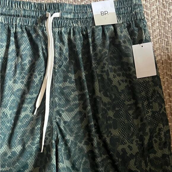 Bp shorts NWT sz M - Picture 2 of 3